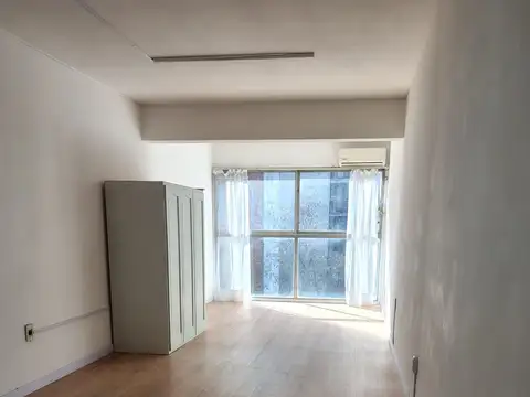 Venta oficina piso alto oportunidad Centro