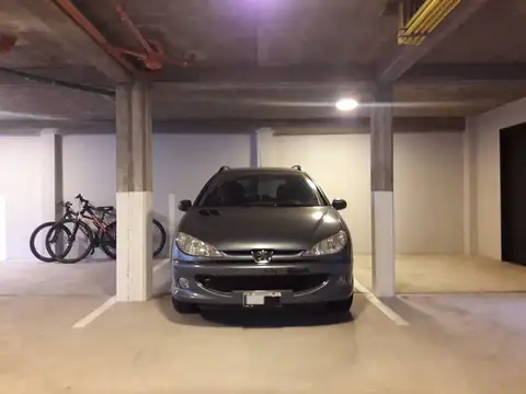 COCHERA CUBIERTA EN VENTA PARQUE CHACABUCO