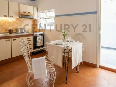 Lucena 3719 3700, Piso 0