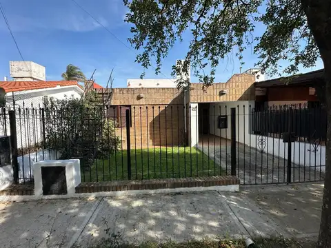 ¡Venta! Casa en Argüello - 3 Dormitorios y un Monoambiente ¡Apta Crédito!