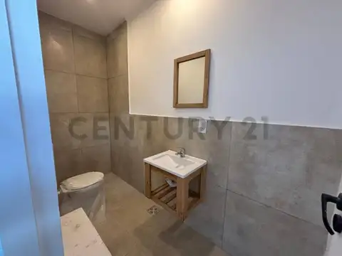 luro 9900, Piso 0