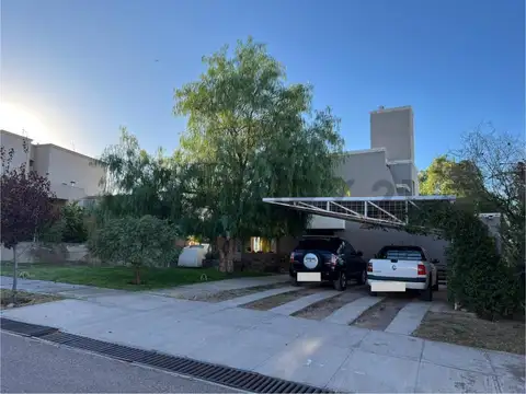 Oficina en Venta con 4 cocheras