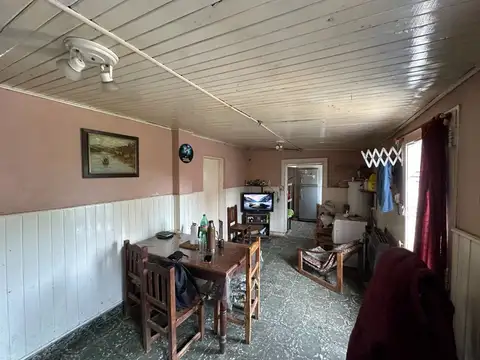 Casa 3 ambientes con 1 baño