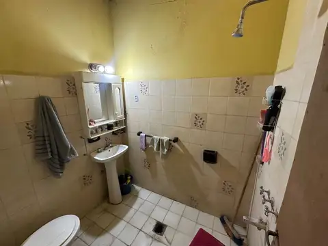 VENTA CASA 3 AMBIENTES LUJAN A REFACCIONAR