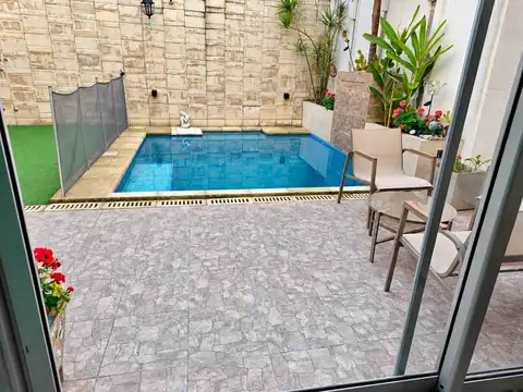 CASA 5 AMB COCHERA - 3 BAÑOS - PATIO CON PILETA - DORMIT SUITE C/VESTIDOR