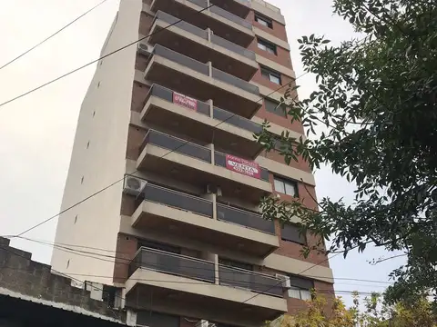 Italia 200, Piso 8