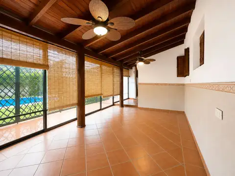 Casa 7 ambientes con 3 baños