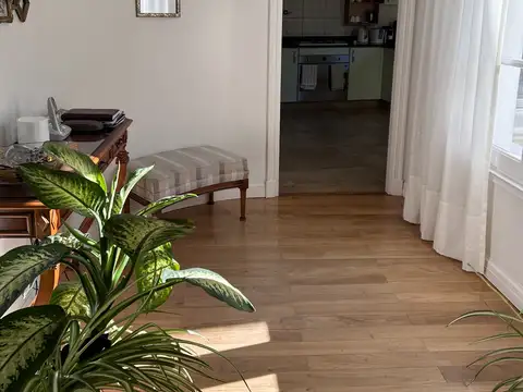 Casa 6 ambientes con 4 baños