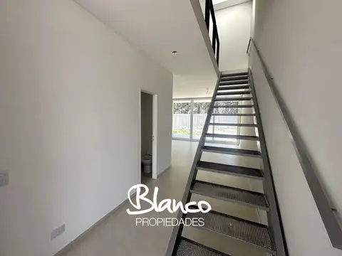 Departamento 5 ambientes con 4 baños