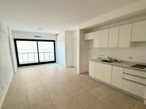 MONOAMBIENTE CON BALCON. IMPECABLE ESTADO. SOLO USO PROFESIONAL 