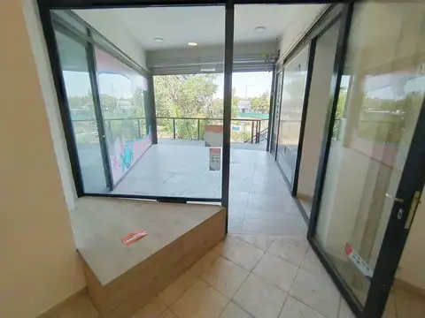 Local Manzanares Pilar Paseo Dino c/escritura