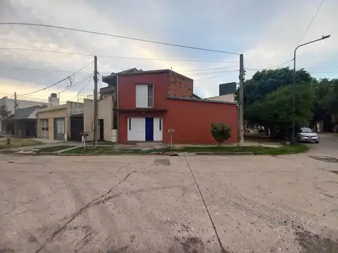 VENTA CASA 2 DORM Y COCHERA EN M° SELVA