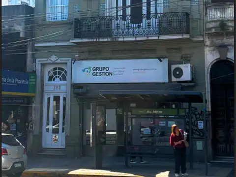 Oficina 40 m2 en alquiler. Avenida Mitre 320, primer piso por escalera, oficina N.º 5, Avellaneda