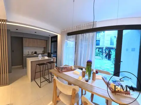 Depto Tipo Casa en Venta de 5 ambientes
