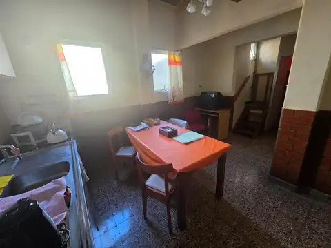 Depto Tipo Casa en Venta en Villa del Parque, USD 135.000