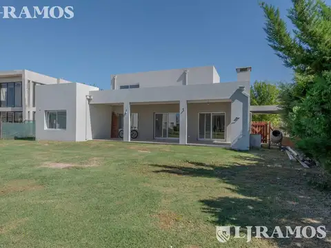 Casa en Venta en El Cantón - Barrio Puerto, USD 275.000