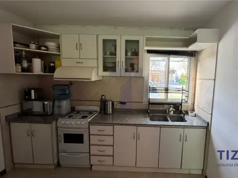 Casa en Alquiler con 5 cocheras