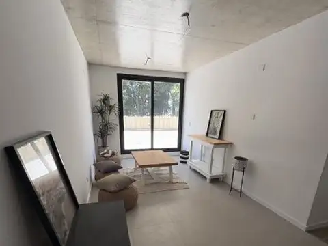 FISHERTON- PADOCK COMPLEJO-DPTO 2 DOMITORIOS  Y PATIO