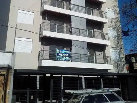 Excelente depto 2 ambientes 50m2 Totales - V. Ballester