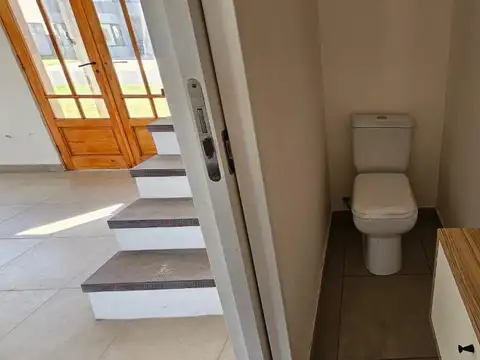 Casa en Venta con 4 cocheras