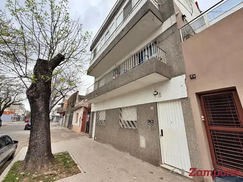 Depto Tipo Casa en Alquiler de 4 ambientes