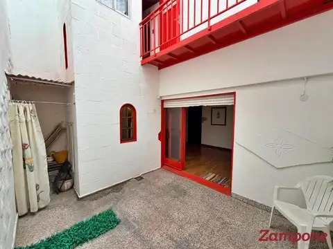 Depto Tipo Casa 4 ambientes con 2 baños