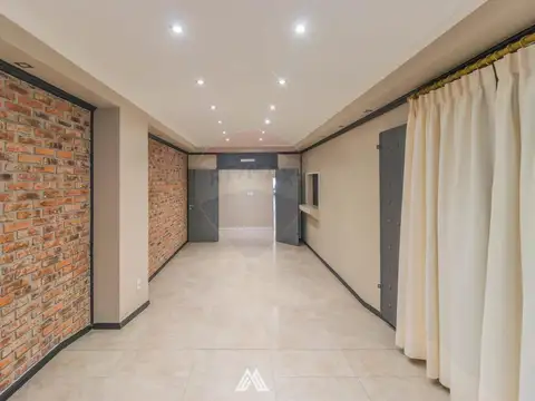 Alquiler local comercial 700 m² Brazo Oriental