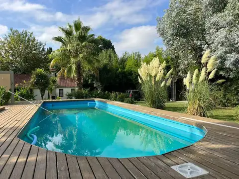Casa Quinta en Venta de 8 ambientes Villa Rosa