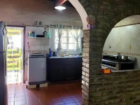 Casa 4 ambientes con 1 baño