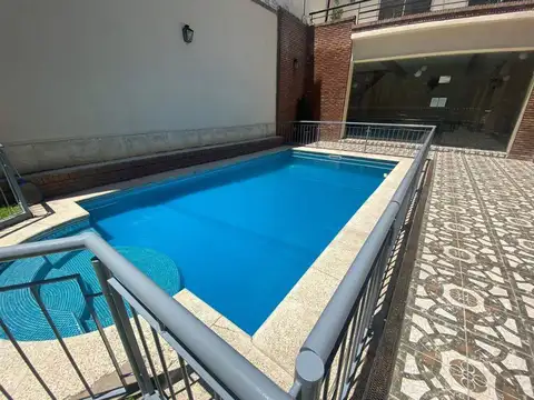 Amplio Monoambiente Divisible tipo Loft con  Cochera y Balcón Terraza