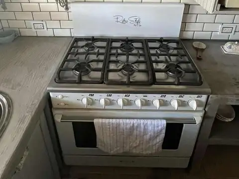 Oportunidad en  Barrio El Zorzal: Casa con Detalles Premium y Amplio Terreno