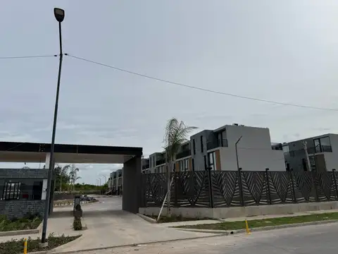 Casa en Alquiler al Este