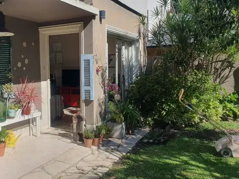 Depto Tipo Casa en Venta 50 años