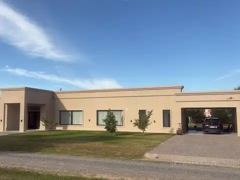 CASA EN VENTA - COMARCAS DE LUJÁN