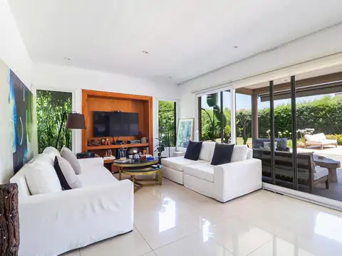 Casa en Venta en Ayres Plaza, USD 439.000