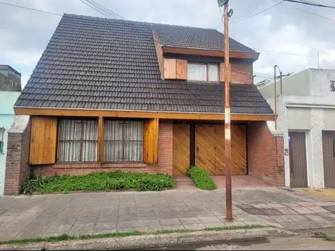 Casa en venta - 3 Dormitorios 3 Baños - La Matanza