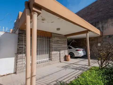 Casa 6 ambientes con 3 baños