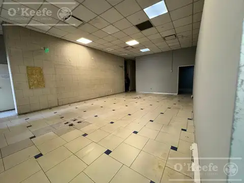 Local Comercial en Venta - EXCELENTE UBICACION CON JARDIN Y PATIO