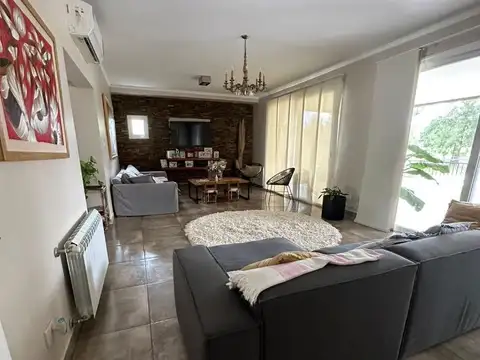 Casa 6 ambientes con 6 baños