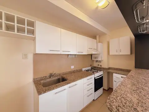 1 De Mayo 1498 - Departamento De 1 Dormitorio Semi Amoblado En Alquiler - Martin, Rosario