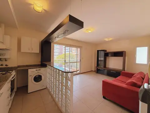 1 De Mayo 1498 - Departamento De 1 Dormitorio Semi Amoblado En Alquiler - Martin, Rosario
