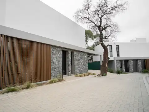 Avenida José María Eguía Zanón 7500