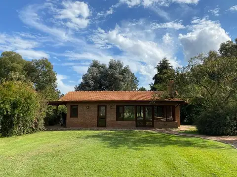 Casa 5 ambientes con 4 baños