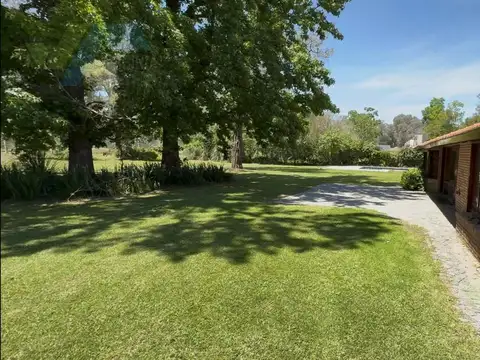 Casa en Venta con 5 cocheras