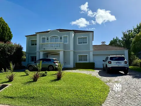Casa en Venta 5 amb con cochera cerrada.