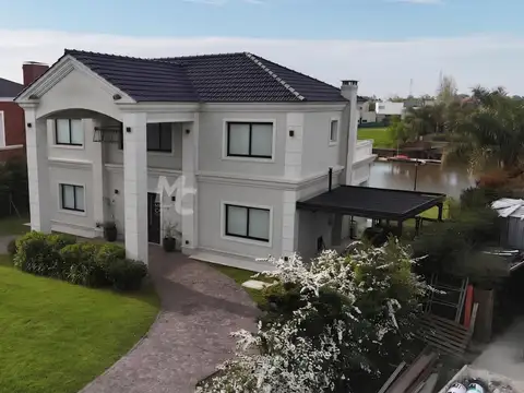 Excepcional casa al río en venta en San Marco