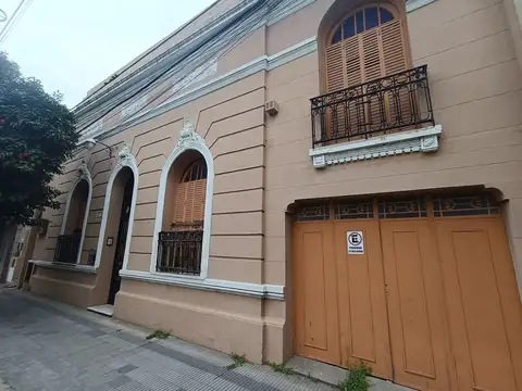 Venta gran casona zona comercial b° general bustos