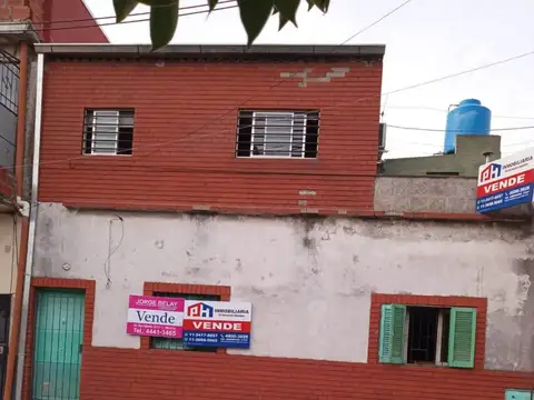 Casa en dos plantas. para 2 familias