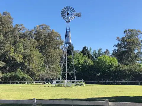 Venta en Estancia El Aduar Club de Chacras 2 has Bosque y llano, con mejoras