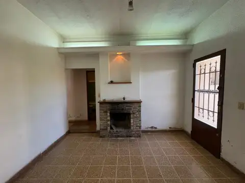 Casa 4 ambientes con 1 baño